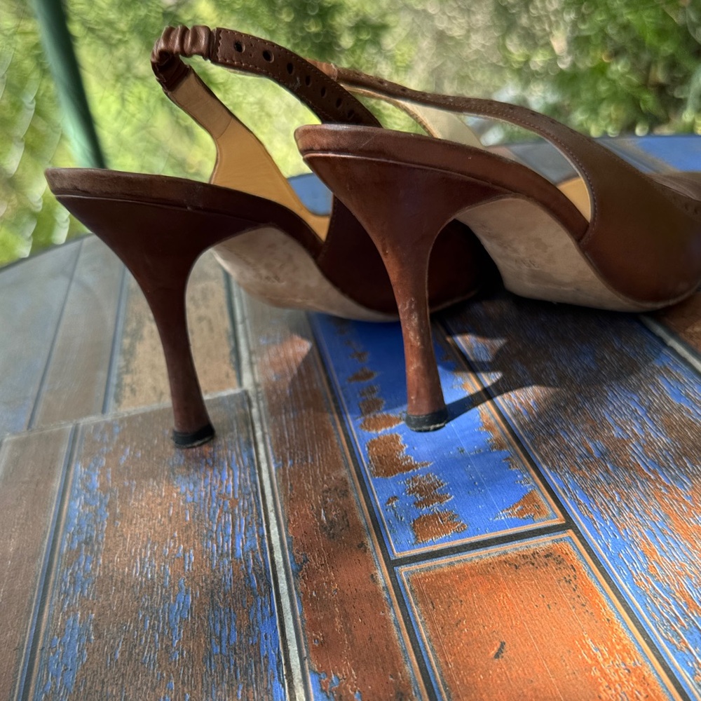 Manolo Blahnik Tan Leather Heels - Picture 4 of 9